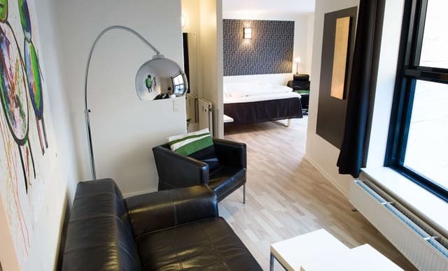 Suite, 1 King Bed, Non Smoking, Bathtub