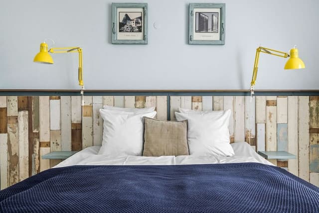 Business Room, 1 King Bed, Bathtub, River View