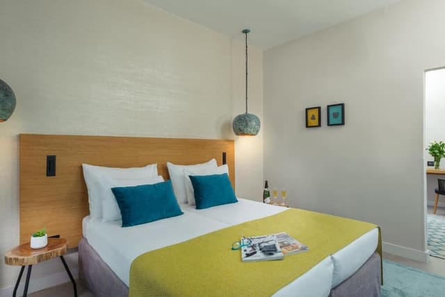 Deluxe Suite