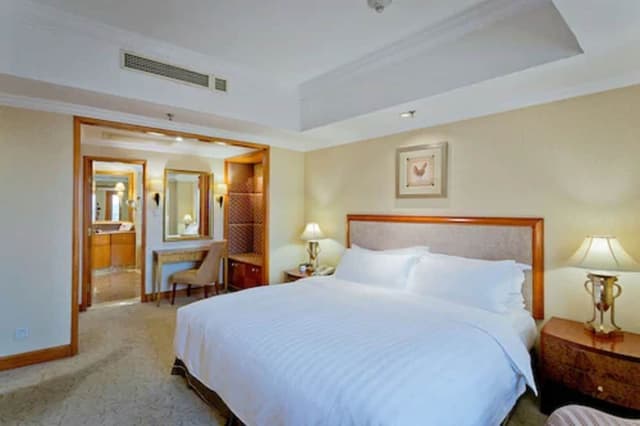 Suite (Crowne Plaza)