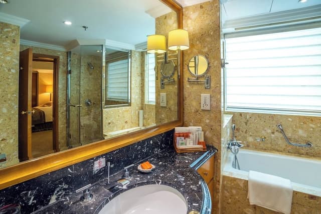 Executive Suite, Sea View
