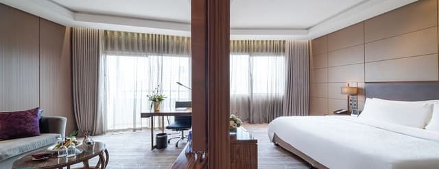 Suite, 1 Bedroom, Club Lounge Access (Dining)