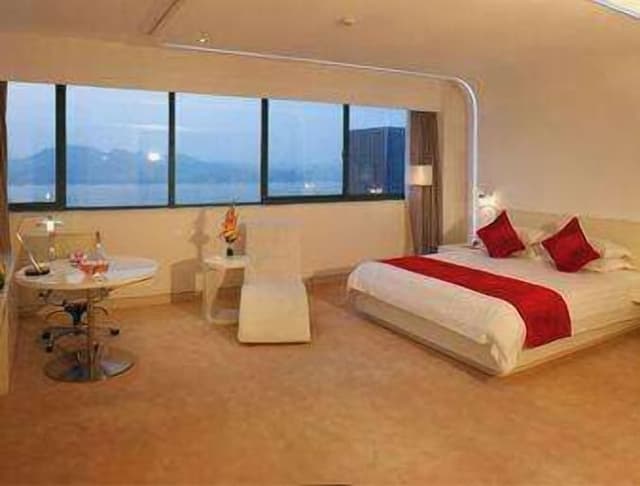 Standard Room, 1 King Bed, Smoking