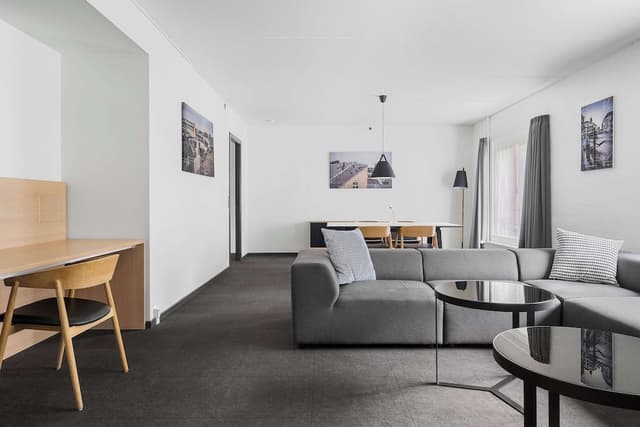 Junior Suite, 1 Queen Bed, Non Smoking (Separate Living Room)