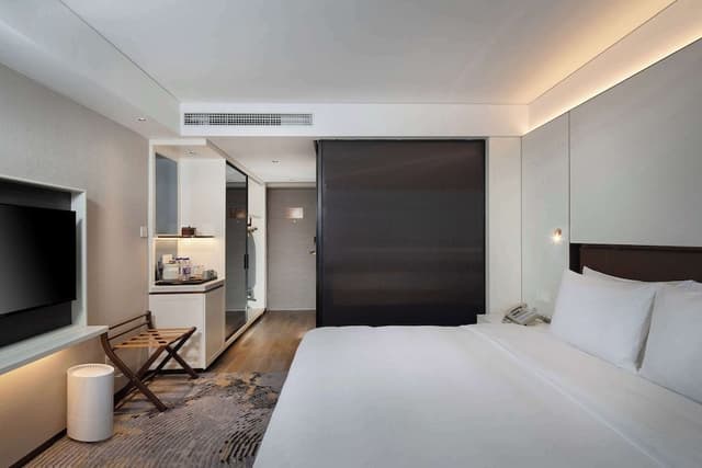 Superior Room King Bed