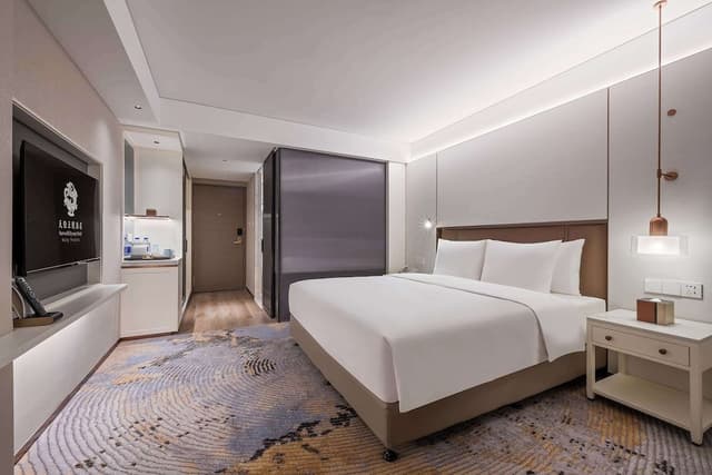 Deluxe Room King Bed