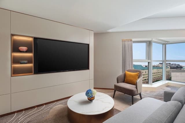 Dynasty Suite