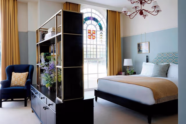 Suite, 1 King Bed, Park View