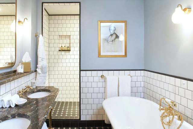 Suite, 1 King Bed, Park View