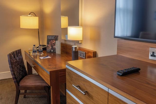 Classic Accessible King Room
