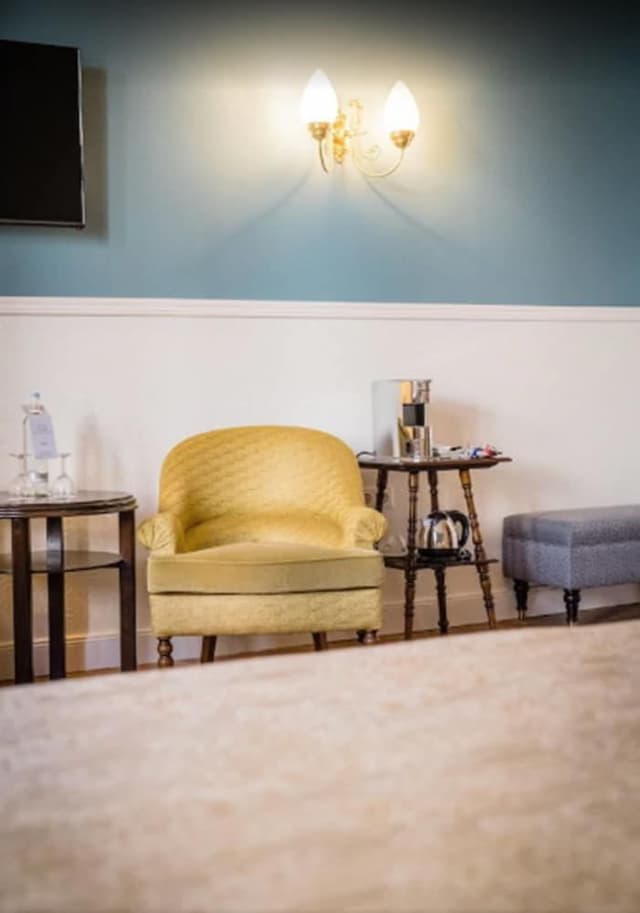 Salon Double Room