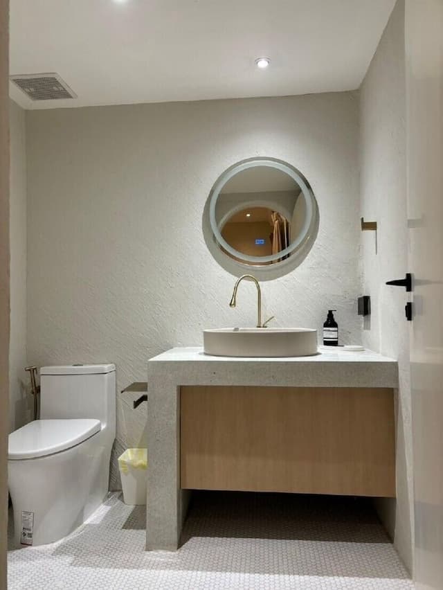 Suite with Workstation