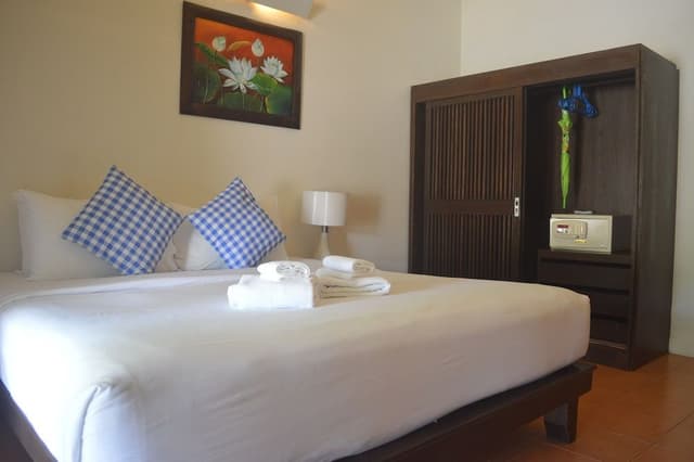 Deluxe Room, Sea View (Room Only)