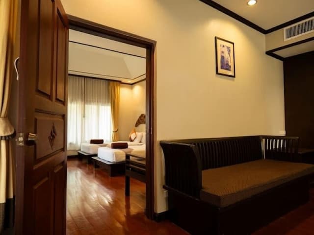 Family Jacuzzi Villa