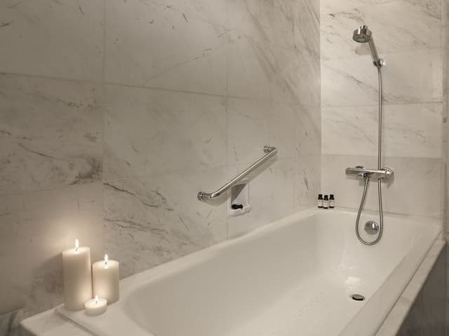 Executive Suite, 1 King Bed, Club Lounge Access