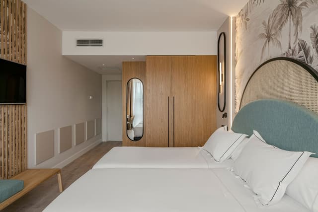 VINCCI ROOM CON SUPLETORIA