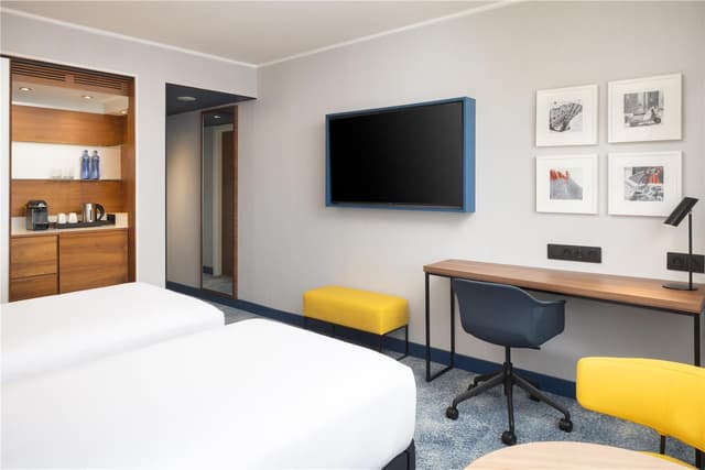 TWIN EXECUTIVE ROOM WITH LOUNGE ACCESS