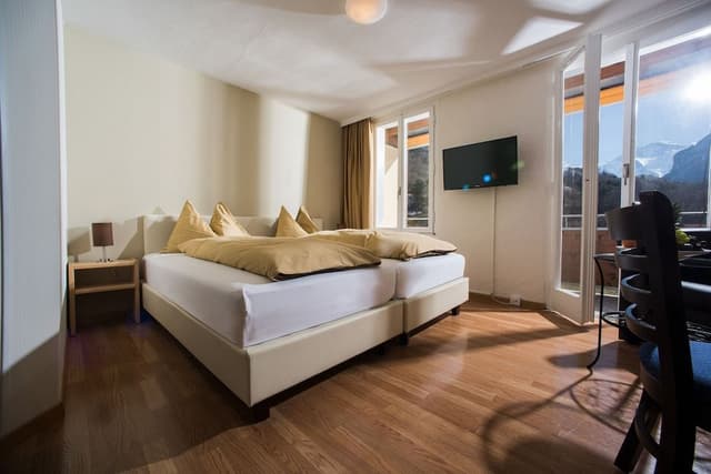 Panorama Twin Room with Jungfrau View