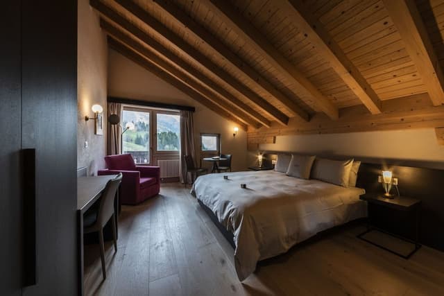 Junior Suite, 1 King Bed with Sofa bed, Balcony, Mountainside