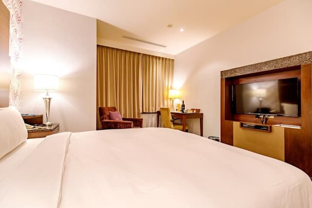 Standard Room, 1 King Bed