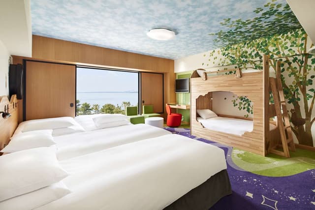 FAMILY HAPPY MAGIC ROOM OCEAN