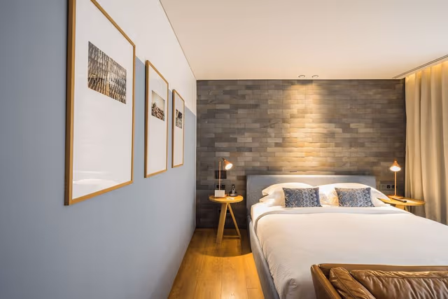 Junior Suite with Bathtub