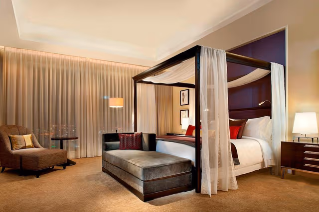 Royal Suite, 1 King Bed, Corner (View)