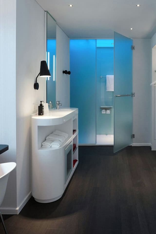 Room, 1 King Bed (High Floor)