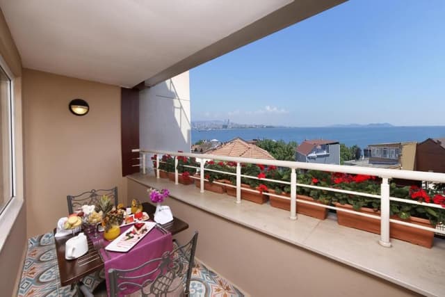 Family Room with Sea View
