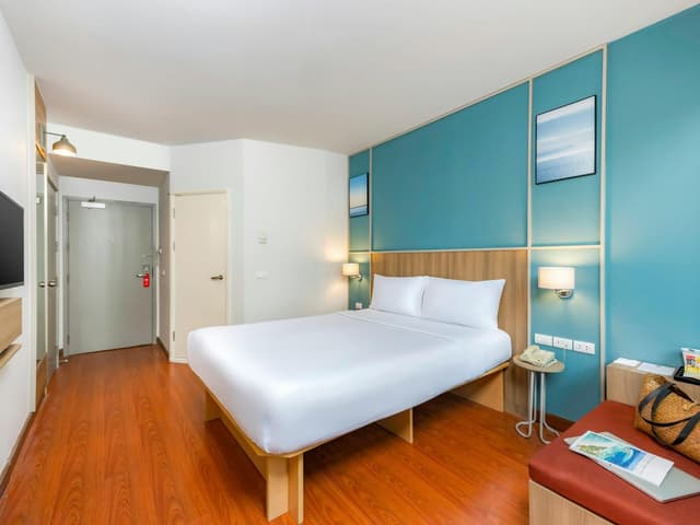 Standard 1 Double bed