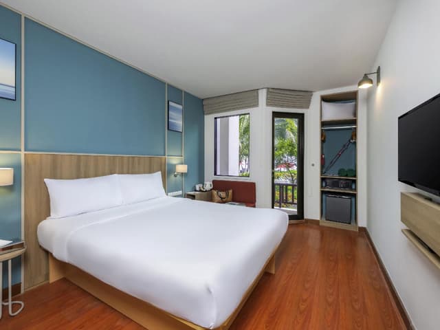 Standard Queen Room Sea View