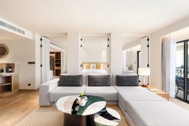 Suite, 1 King Bed, Lagoon View