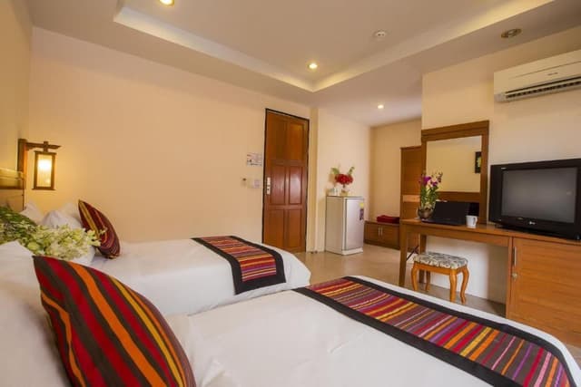Standard Twin Room