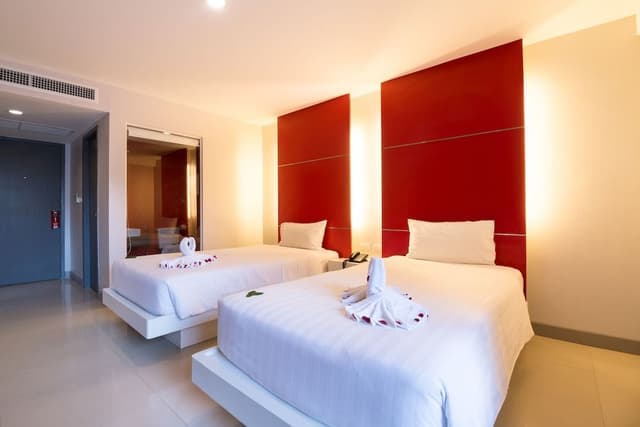Deluxe Room, 2 Twin Beds, Balcony