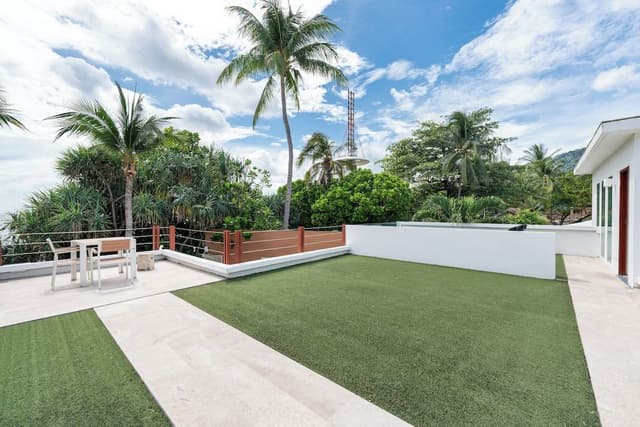Beachfront Grand Pool Villa (1 Bed)