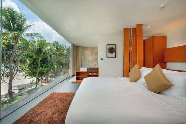 Suite, 1 Bedroom, Sea View (Free Daily Minibar)