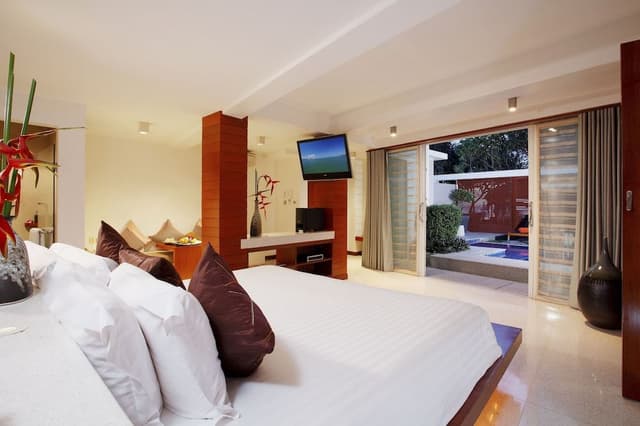 Beachfront Grand Pool Villa - Free Daily Minibar