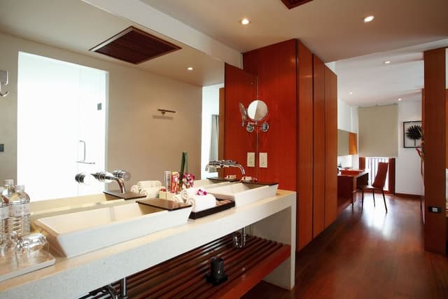 Suite, 1 Bedroom, Sea View (Free Daily Minibar)