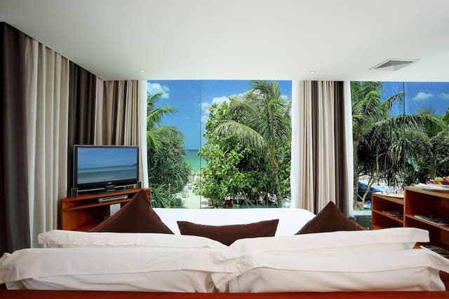 Suite, 1 Bedroom, Sea View (Free Daily Minibar)