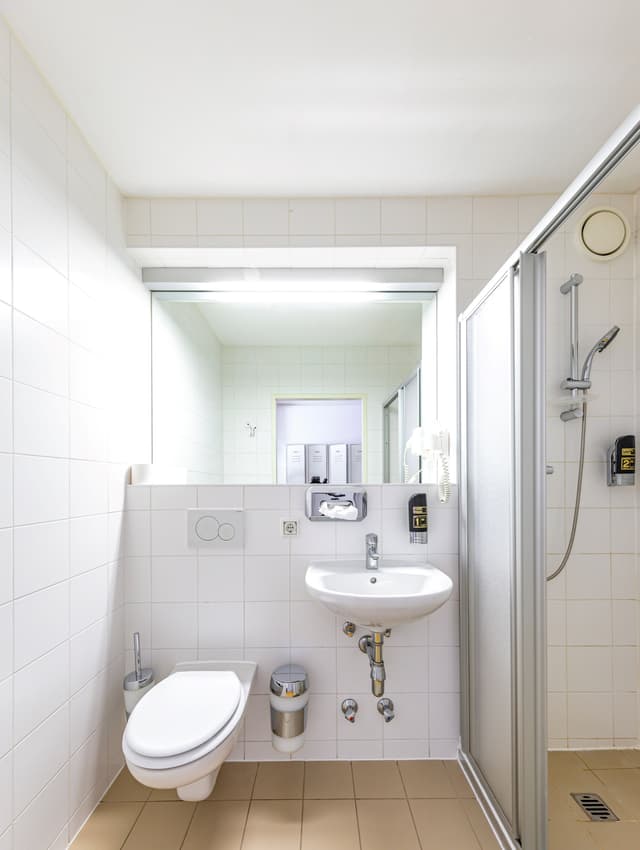 Single Bed in 6-Bed Dormitory Room
