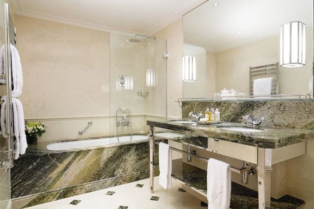 Exclusive Room, 1 King Bed, Lake View