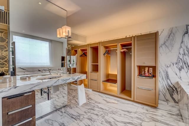 Presidential Suite, Lake View