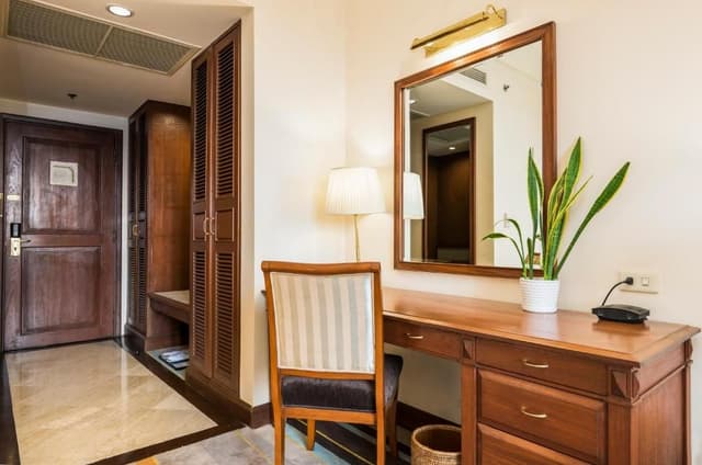 Grand Deluxe Room City View - King