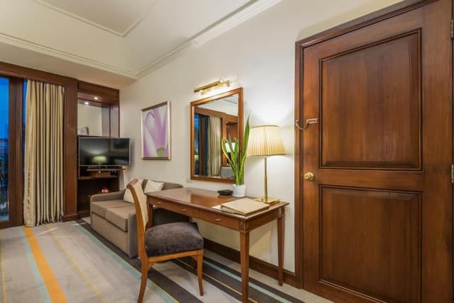 Deluxe Room Lake or Garden View - Twin