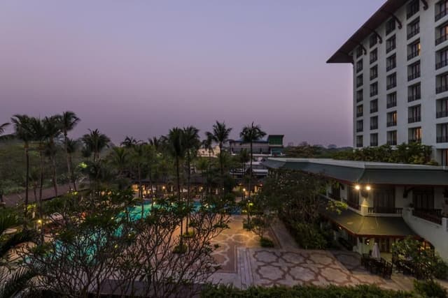 Deluxe Room Lake or Garden View - Twin
