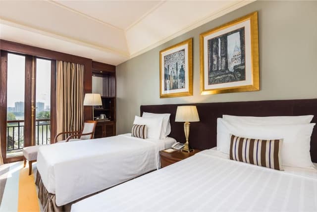 Grand Deluxe Room Lake or Pagoda View - Twin