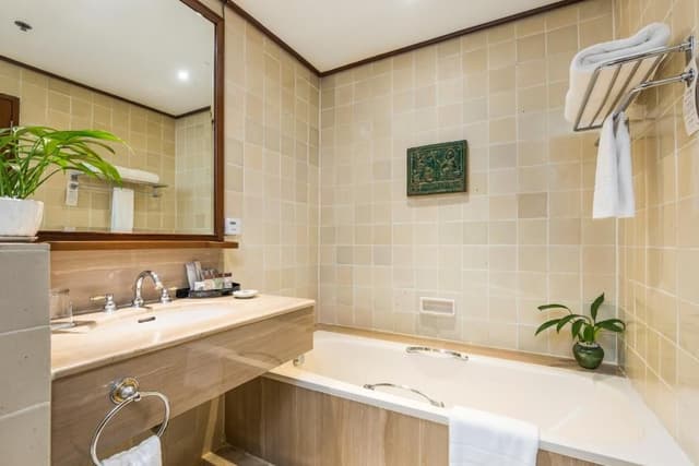 Grand Deluxe Room Lake or Pagoda View - Twin