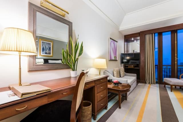 Premier Deluxe Room Lake or Pagoda View - Twin