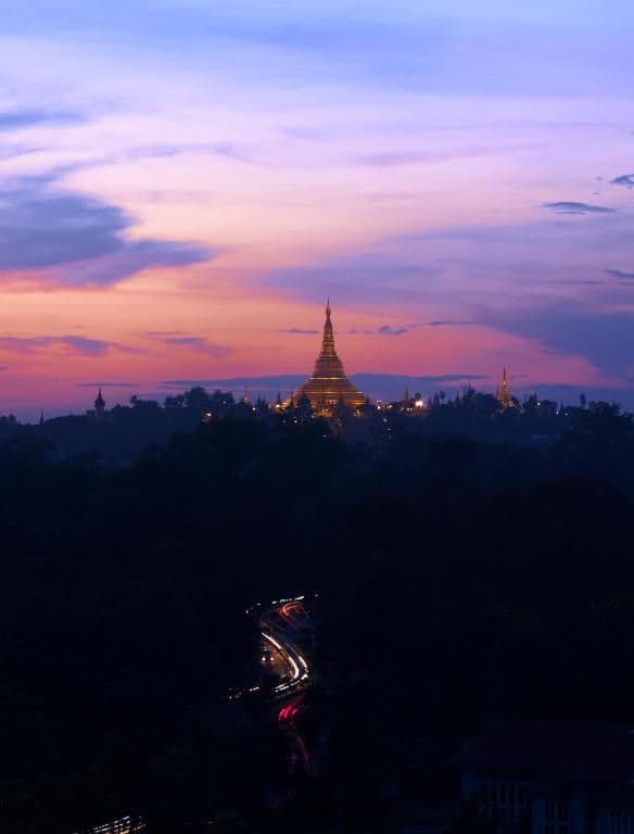 Premier Deluxe Room Lake or Pagoda View - Twin