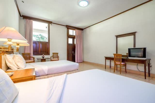 Suite, Garden View